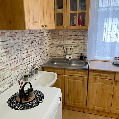 Edes Alom Nyiregyhaza-sosto キャンプ場