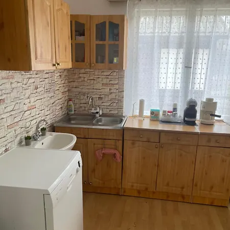 Edes Alom Nyiregyhaza-sosto キャンプ場